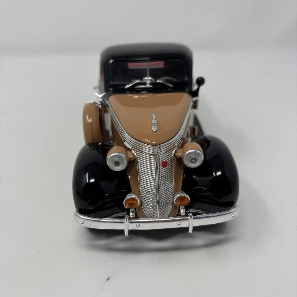 Snap-on Tools 1937 Studebaker Pickup Truck Crown Jewels Collection 1:24 Diecast